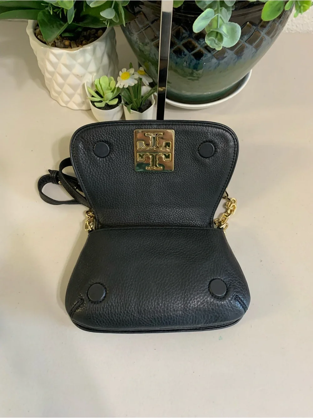 👜💕 Tory Burch Black Leather Shoulder Bag with Gold Logo and Chain Strap